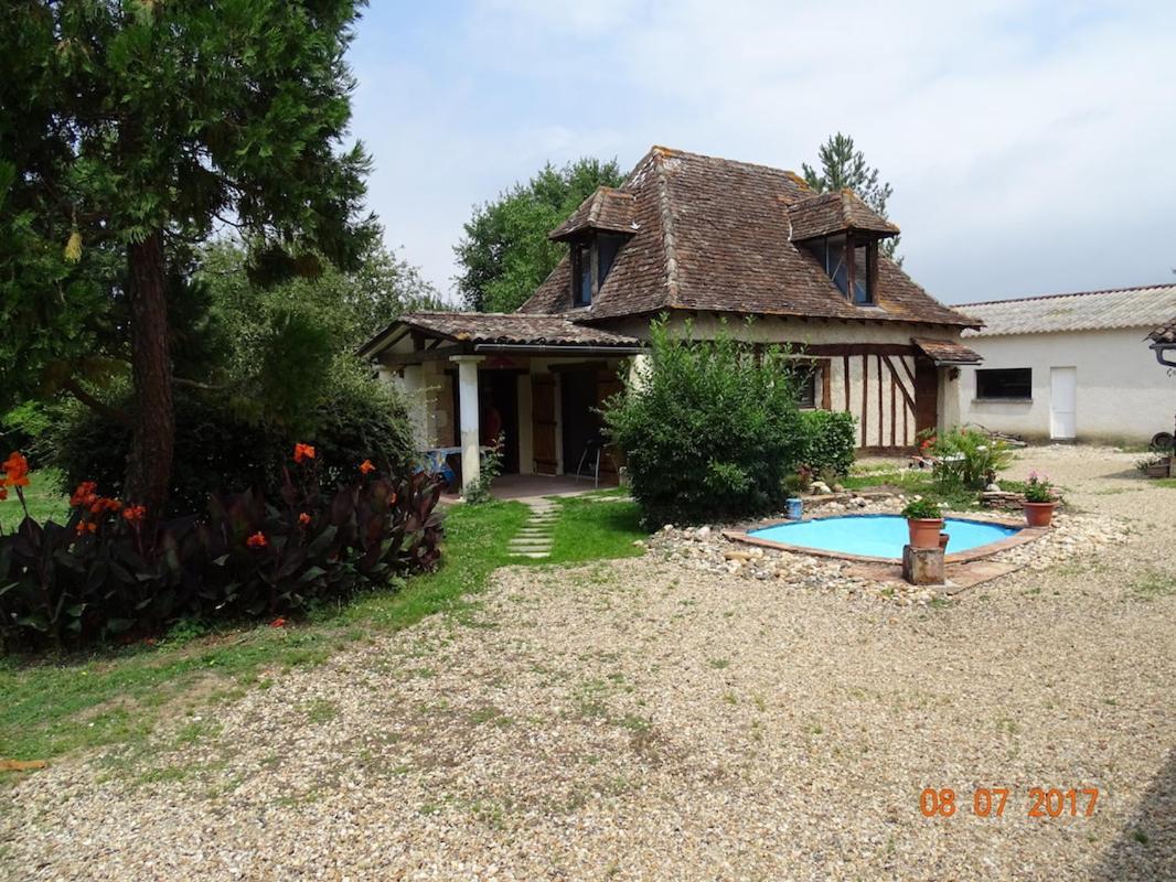 B&B Gilclau Saint-Martial-d'Artenset Buitenkant foto