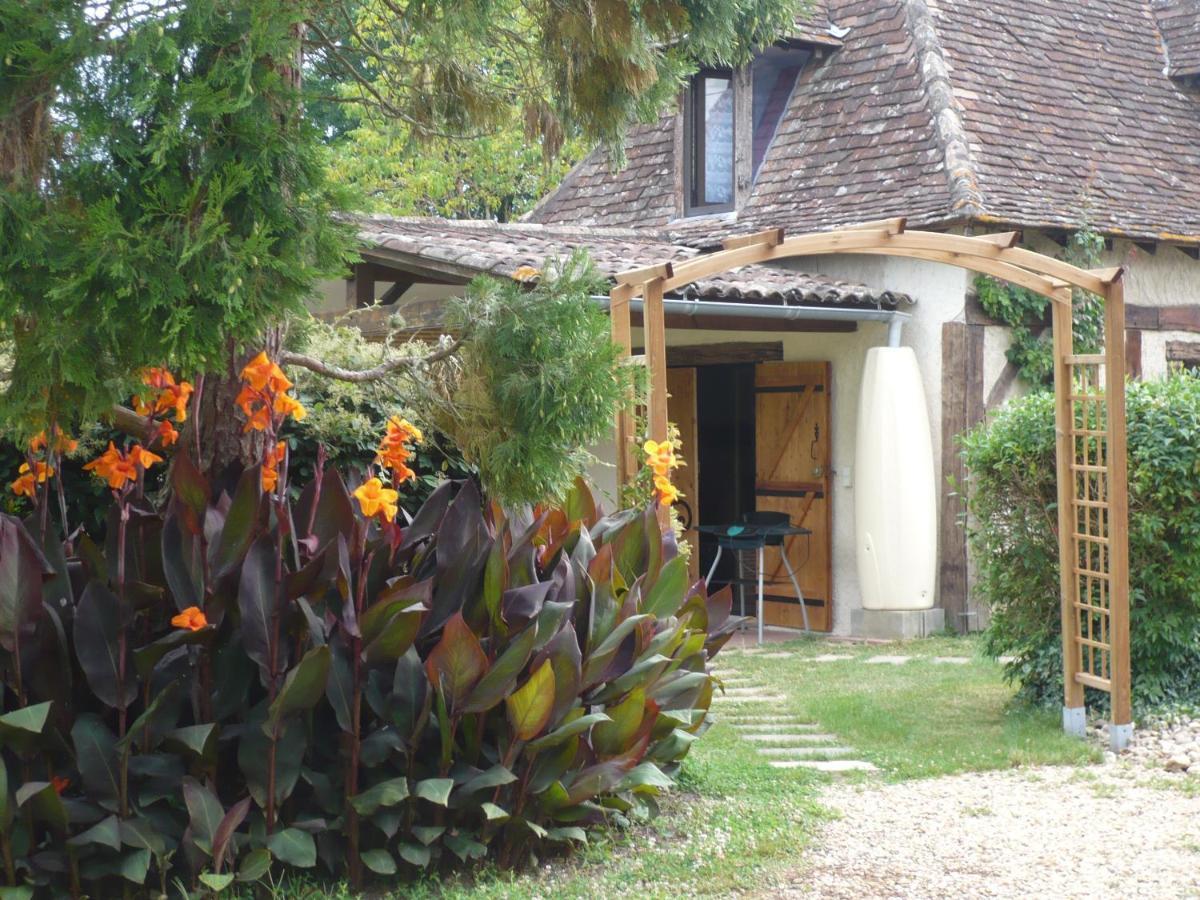 B&B Gilclau Saint-Martial-d'Artenset Buitenkant foto