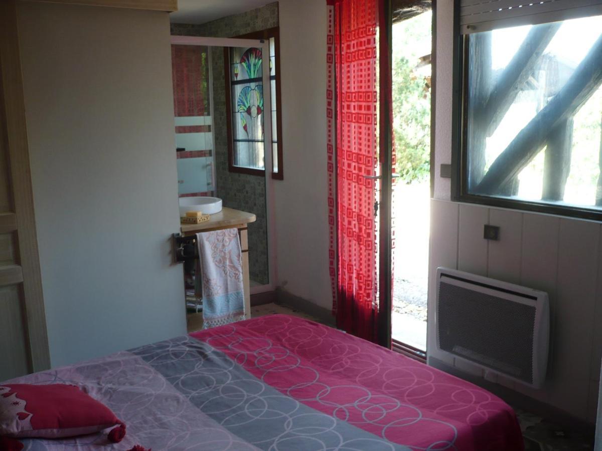 B&B Gilclau Saint-Martial-d'Artenset Buitenkant foto