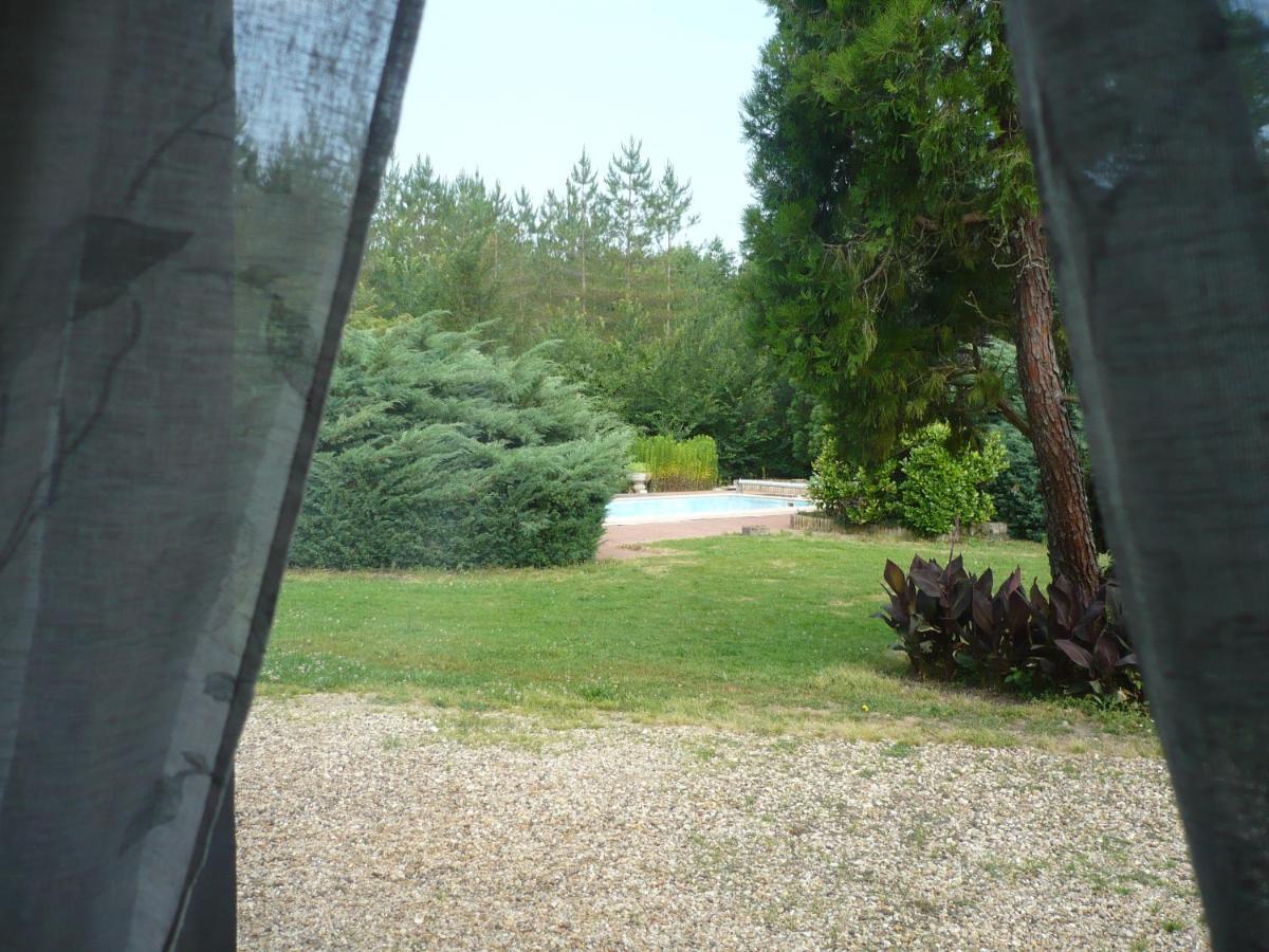 B&B Gilclau Saint-Martial-d'Artenset Buitenkant foto